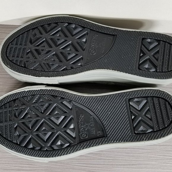 Converse Chuck Taylor All Star Mono Ox, Grey Canvas, Little Kid Size 13 / 31 - Picture 9 of 10